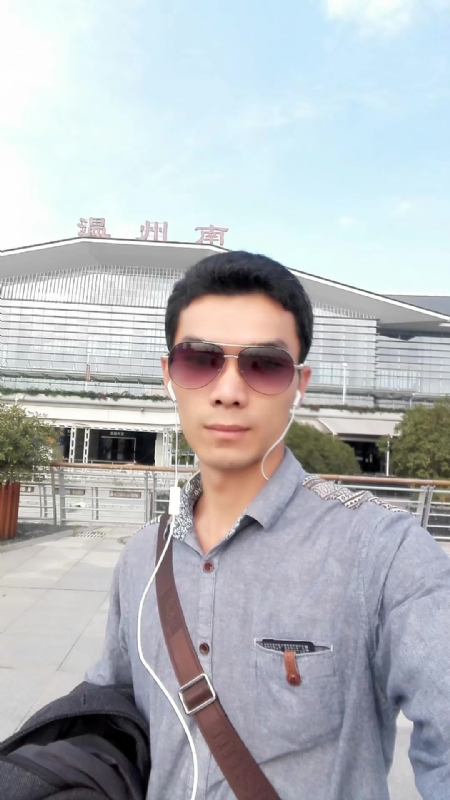 错把真心喂了狗的第三张照片--浦城交友网